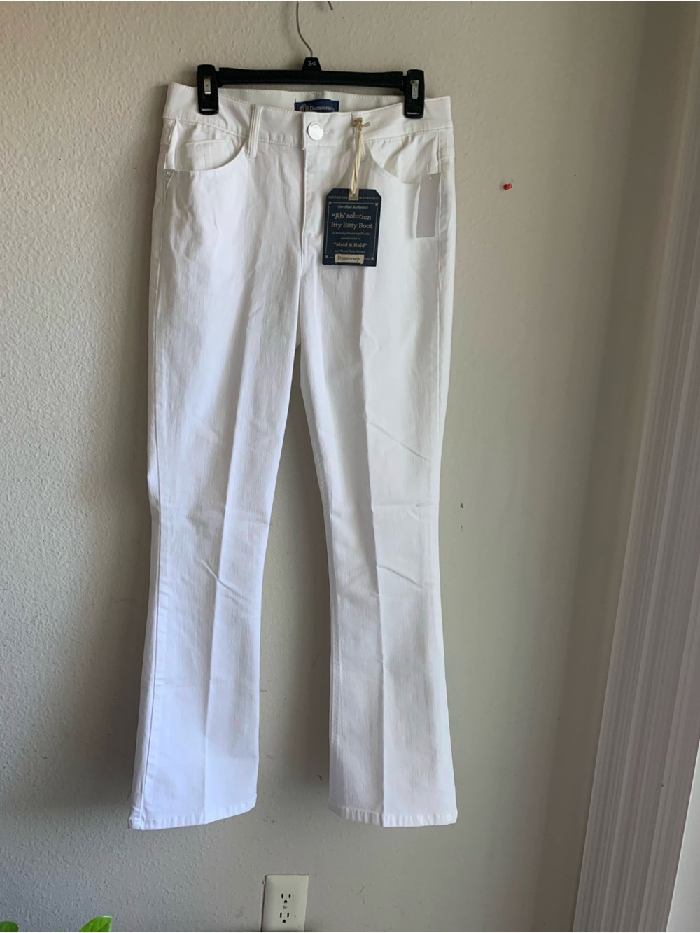 Democracy White Women's Flare Jeans